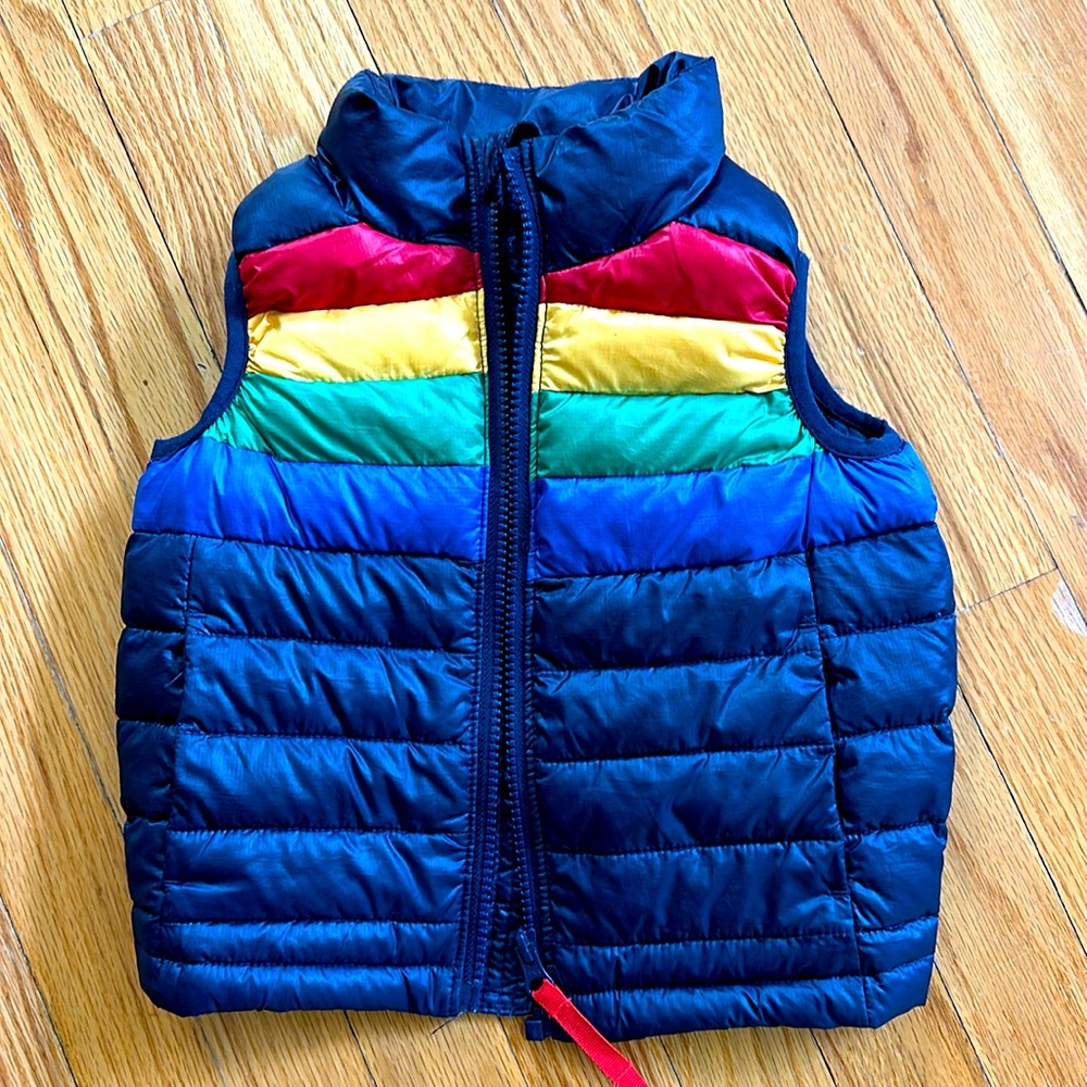 Primary rainbow puffer vest, size 3T. Like new